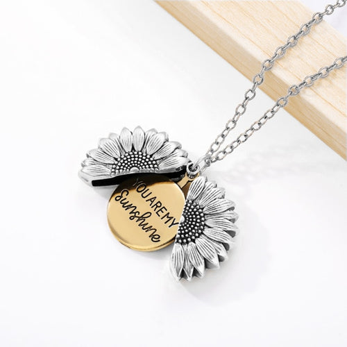 Load image into Gallery viewer, Sunflower Pendant Necklace
